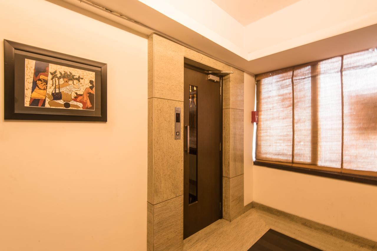 Отель Oyo Flagship 584 Santacruz East Malad Экстерьер фото